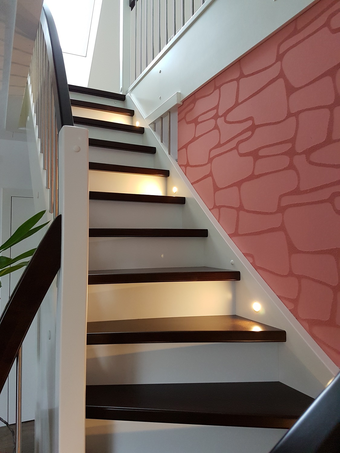 JTG 13217 Geschlossene Wangentreppe | Tischlerei Jahn