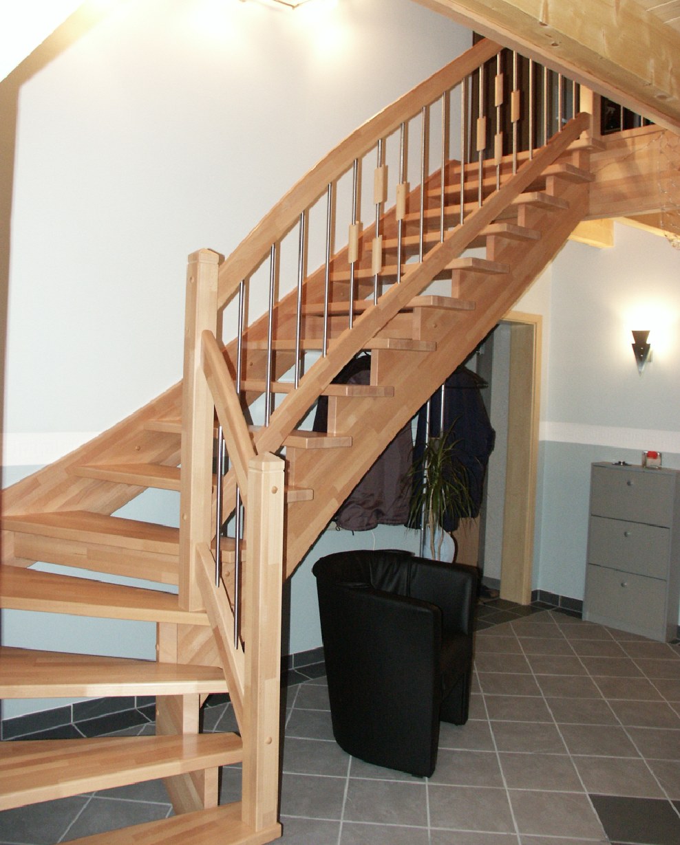 aufgesattelte-treppe-tischlerei-jahn